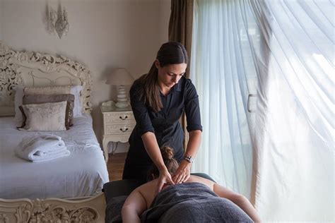 Intimate massage Escort Leuze
